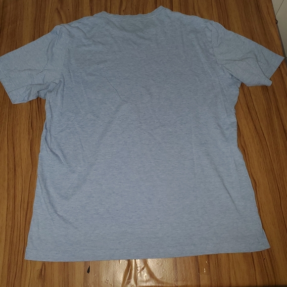Travis Mathew T-Shirt Blue Front Pocket Size Large Golf - Picture 6 of 6